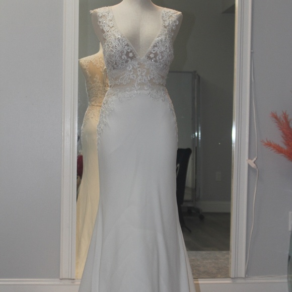 Justin Alexander Wedding Dress - Picture 1 of 5